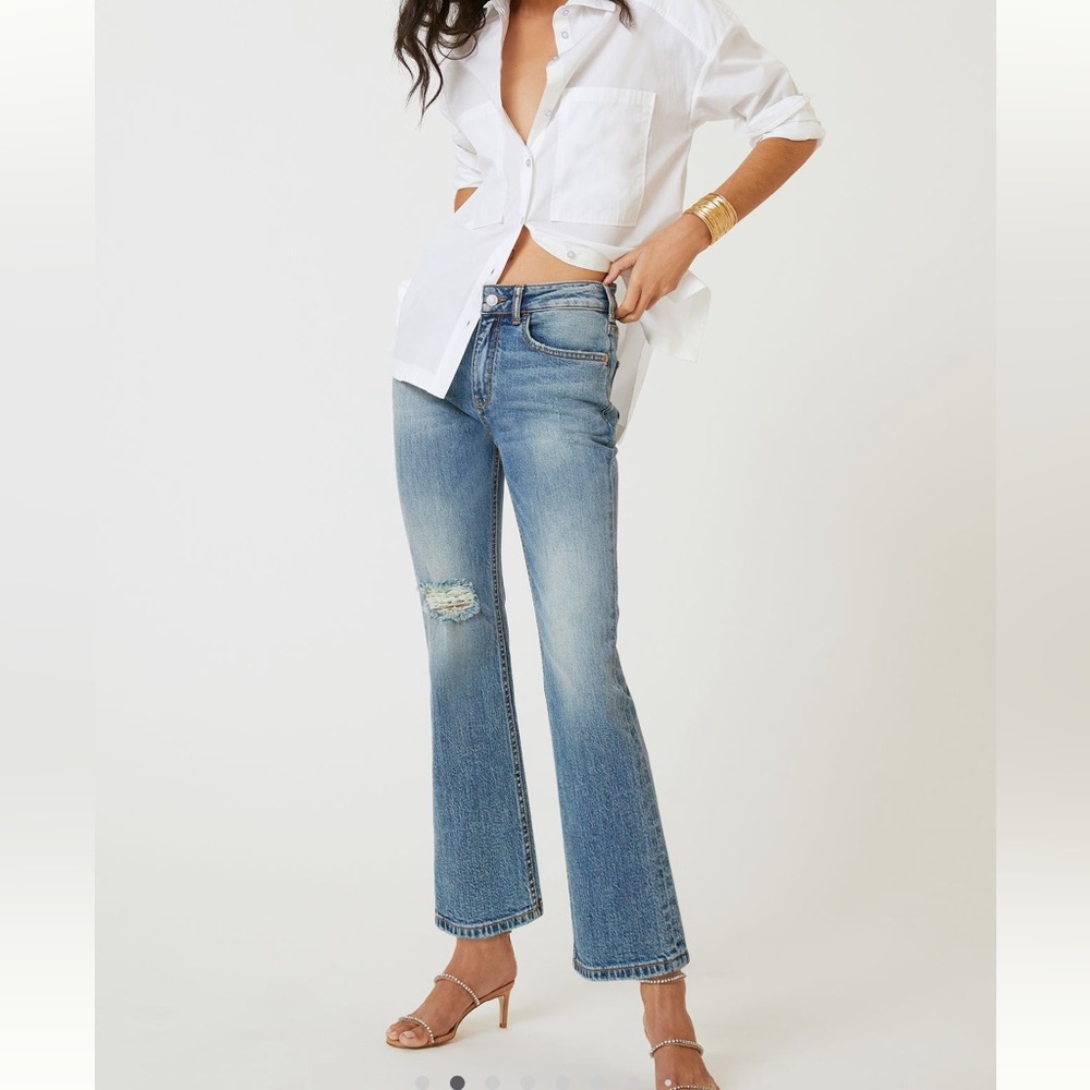 BRAND NEW Anthropologie flare jeans